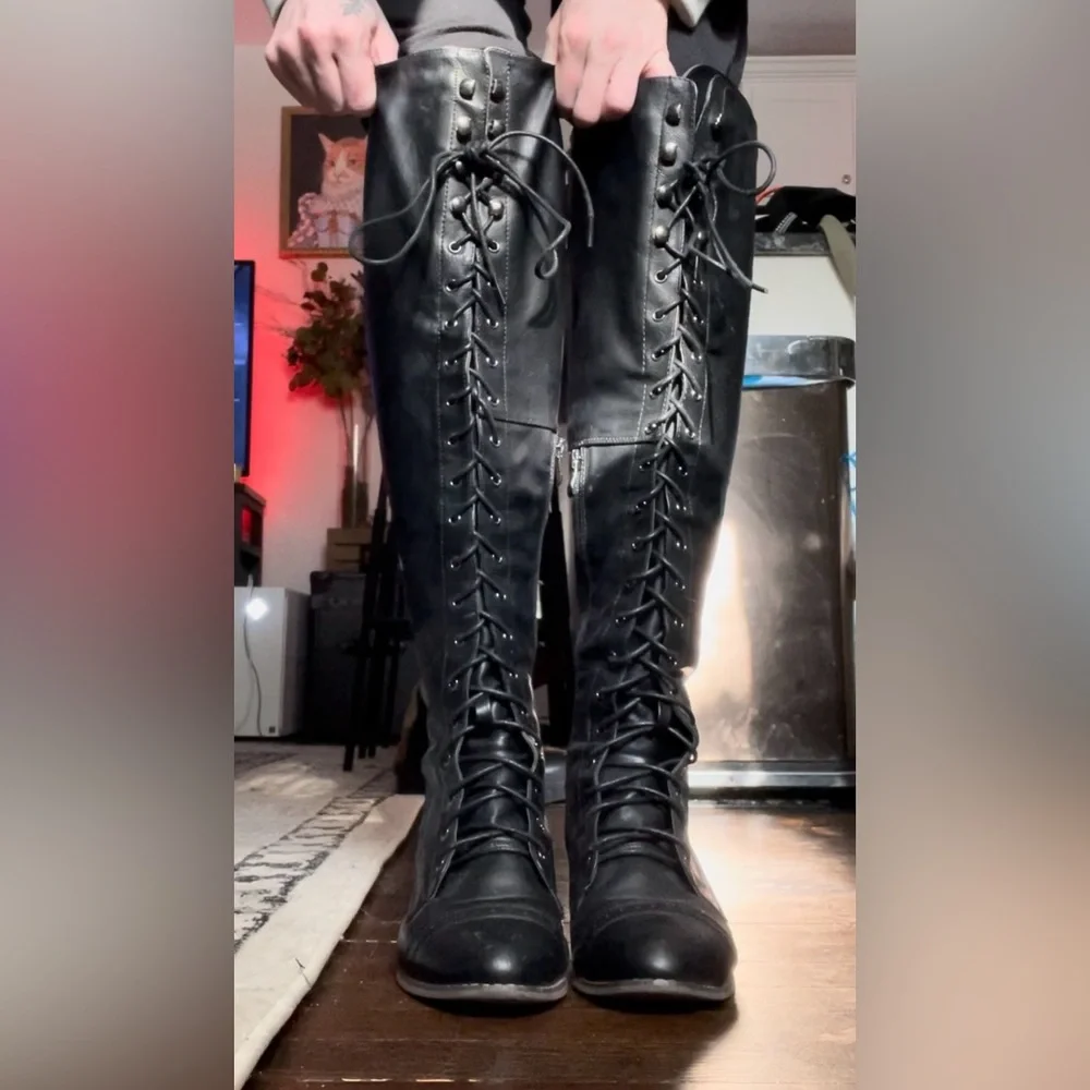 Knee high Black Lace Up Boots, warm fuzzy inside - Picture 5 of 16